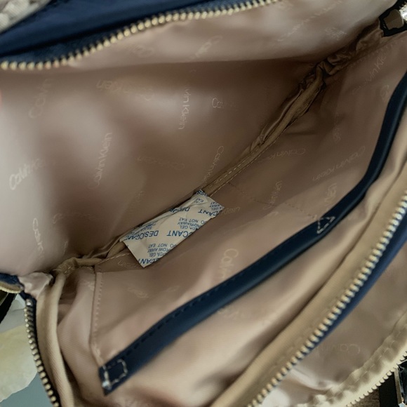 ❌SOLD❌ NWT! Calvin Klein Tanya Nylon Crossbody - Picture 7 of 8